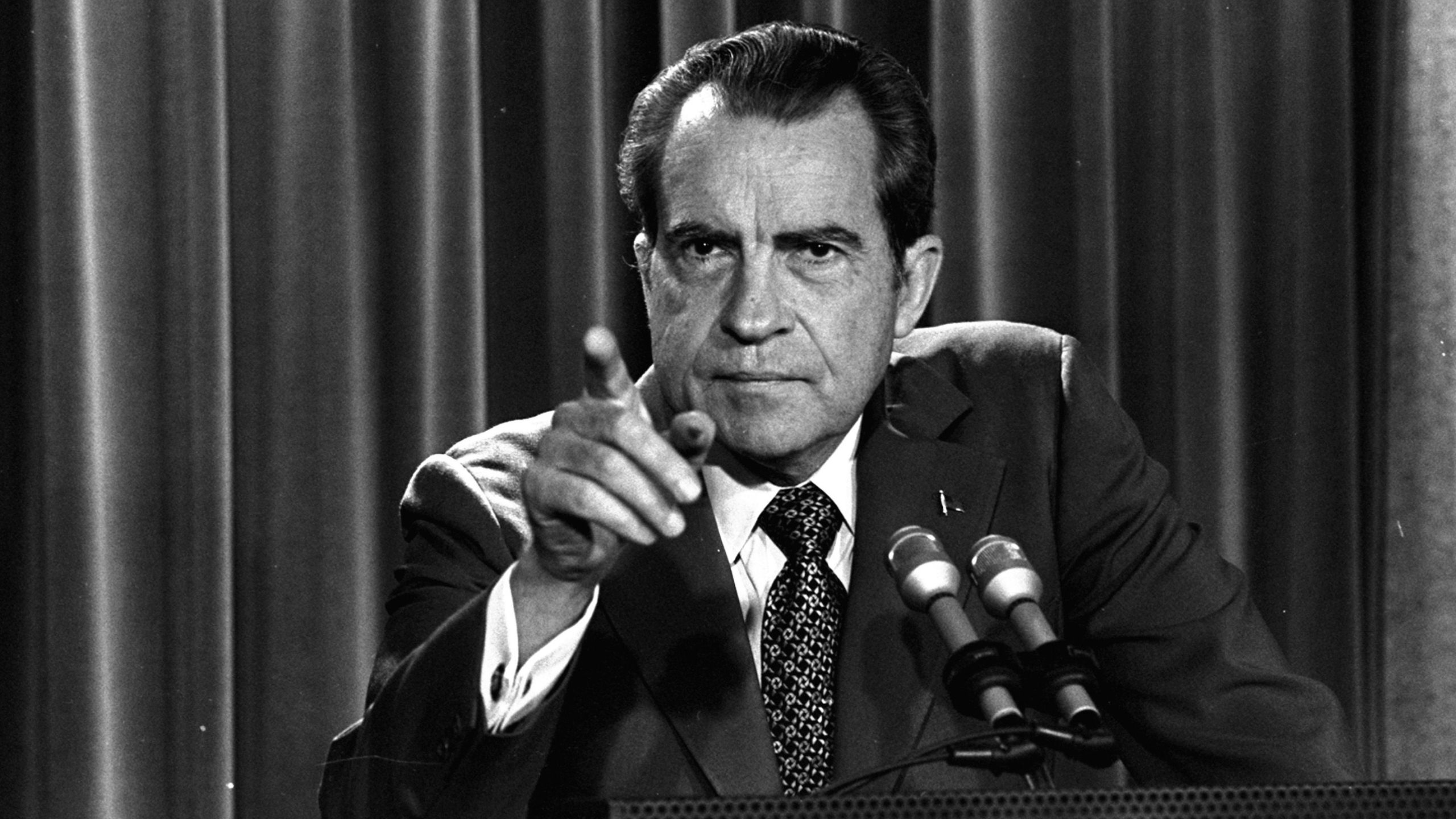 Jalan Menuju Watergate: Perjalanan Politik Richard Nixon