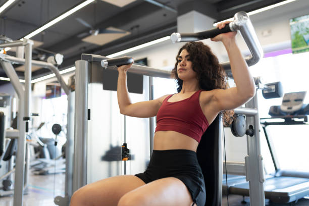 Cara Meningkatkan Beban pada Mesin Shoulder Press dengan Aman