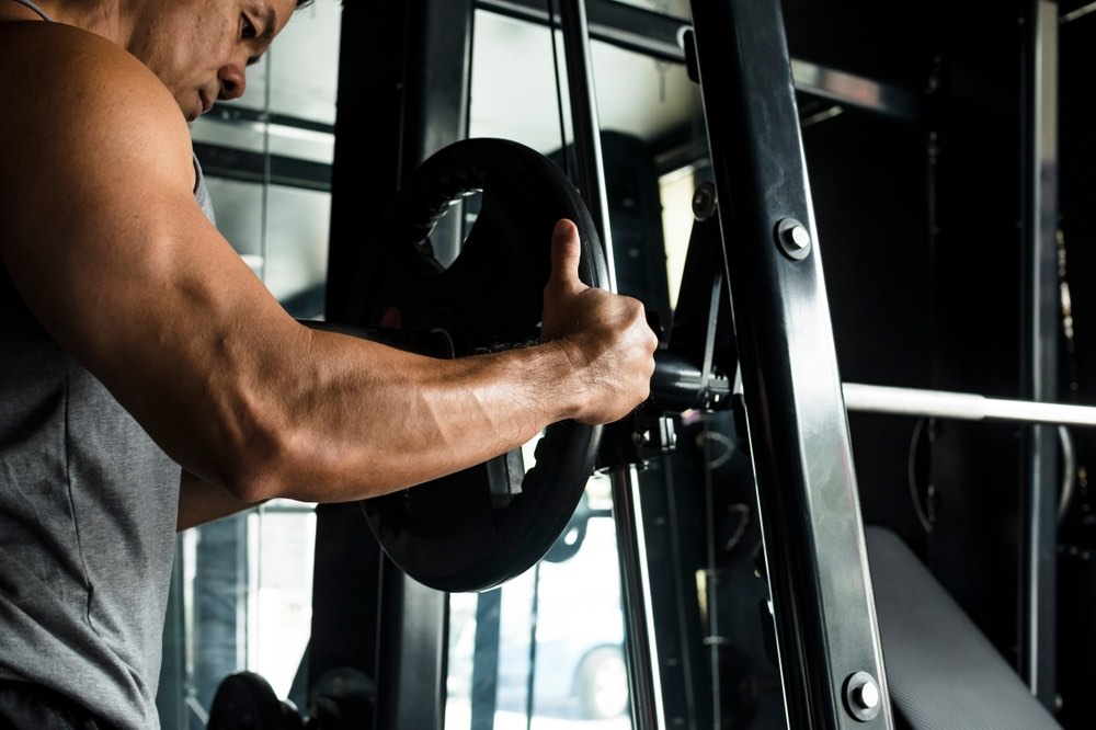 Apakah Smith Machine Efektif untuk Membangun Kekuatan?