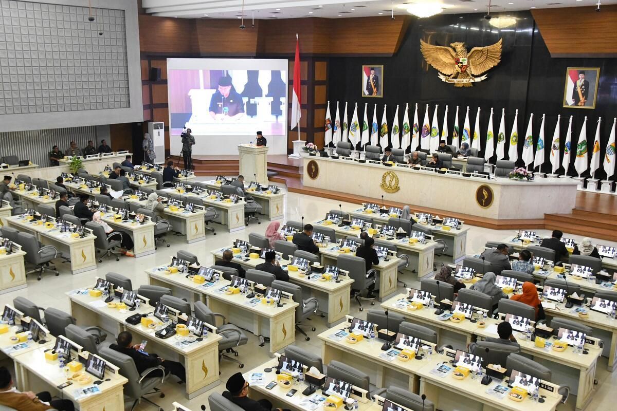 Fraksi PDIP Walk Out dari Rapat Paripurna DPRD Jawa Barat: Alasan dan Implikasinya